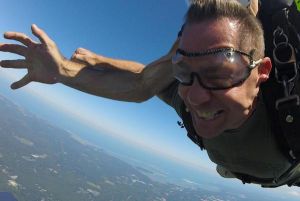 Brett Miller Skydive - Davis Phinney Foundation
